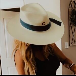 Beautiful Charlie 1 hat Horse Straw Western Cowgirl Hat